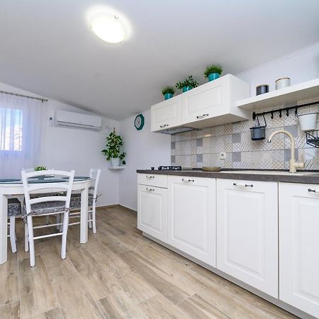 Krcina Holiday Home ツレス エクステリア 写真