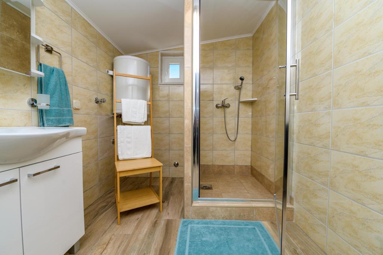 Krcina Holiday Home ツレス エクステリア 写真